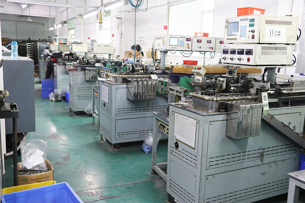 適配器生產(chǎn)廠(chǎng)房